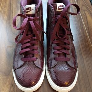 Women's Nike Burgundy Sneaker